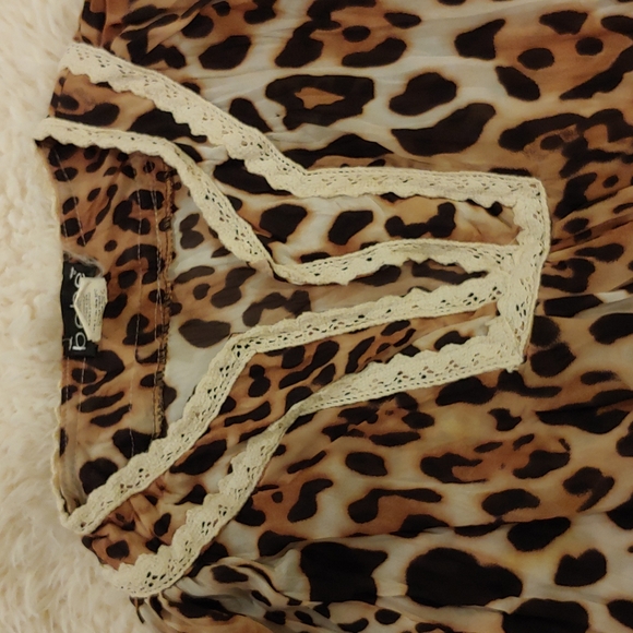 Bebe cheetah print top size small - Picture 4 of 8